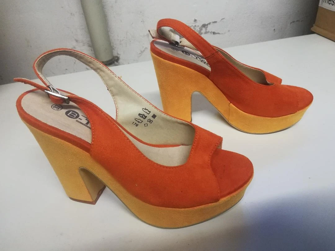 Escarpines Bicolore Naranja/Amarillo tacones 13 cm talla 37-nuevas (1 defecto) – photo 18